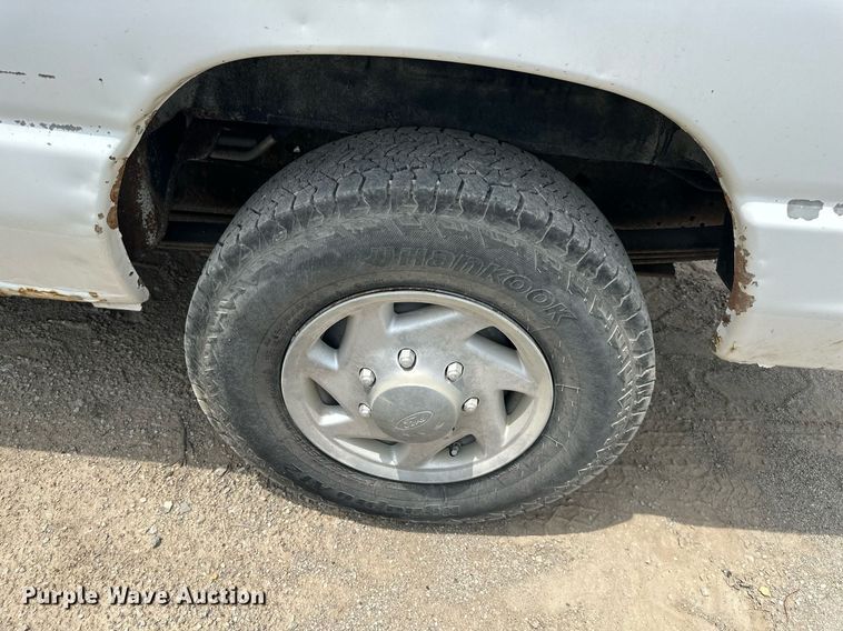 image for item DO5083 2003 Ford E350 Super Duty  van