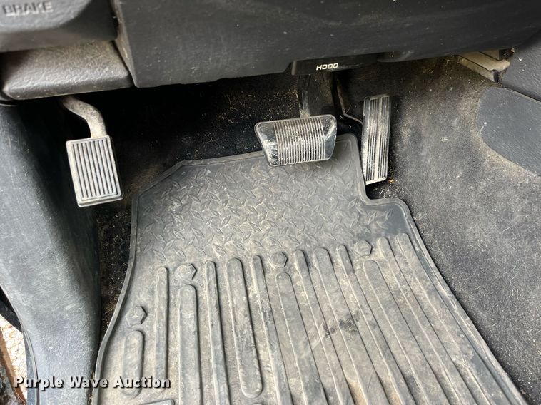 image for item DP0512 2004 Dodge Ram 1500  Quad Cab flatbed pickup truck