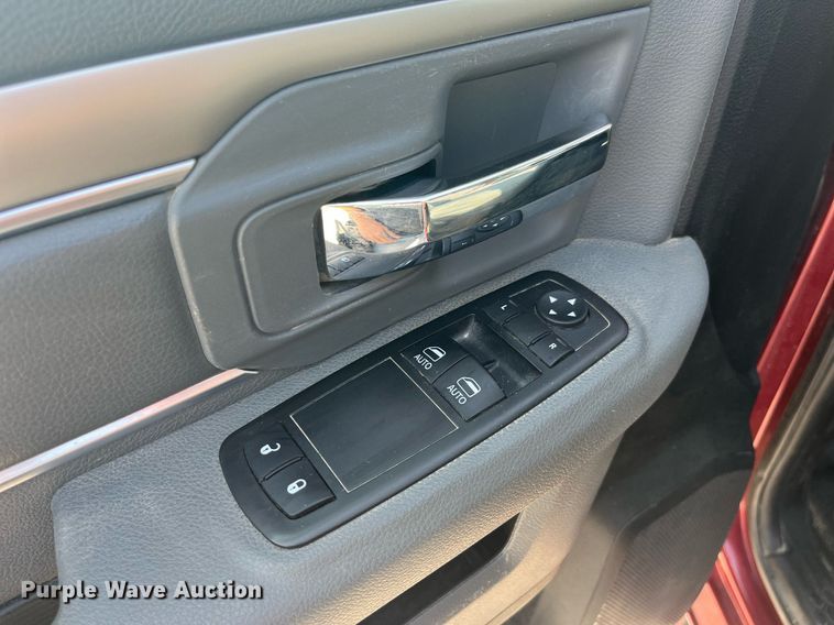 image for item DP0516 2013 Dodge Ram 2500HD  pickup truck