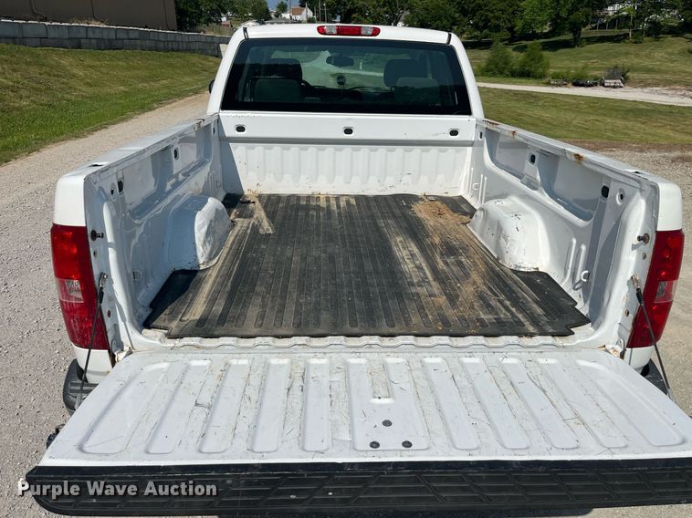 image for item DP0521 2009 Chevrolet Silverado 1500  Ext. Cab pickup truck