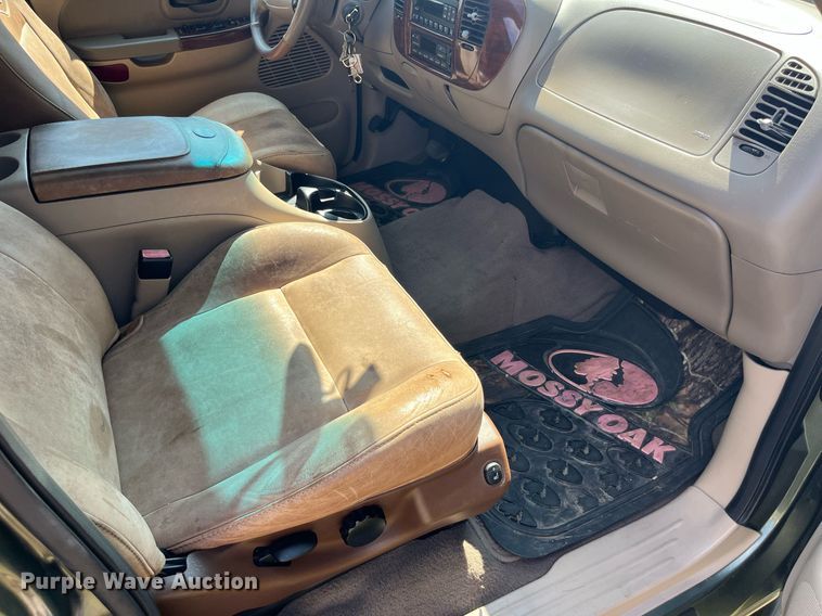 image for item DP0522 2003 Ford F150 King Ranch  SuperCrew pickup truck