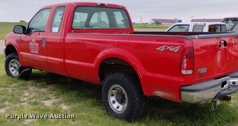 image for item DP3286 2003 Ford F250 Super Duty  SuperCab pickup truck