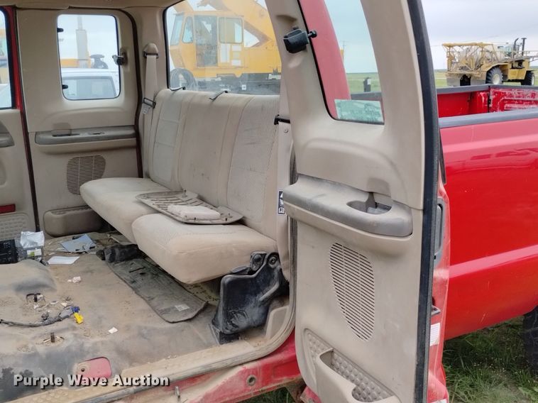 image for item DP3286 2003 Ford F250 Super Duty  SuperCab pickup truck