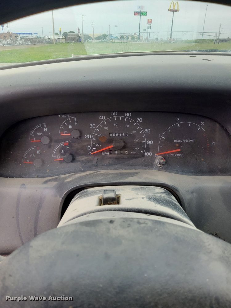 image for item DP3292 2000 Ford F450 Super Duty  Crew Cab utility / service truck