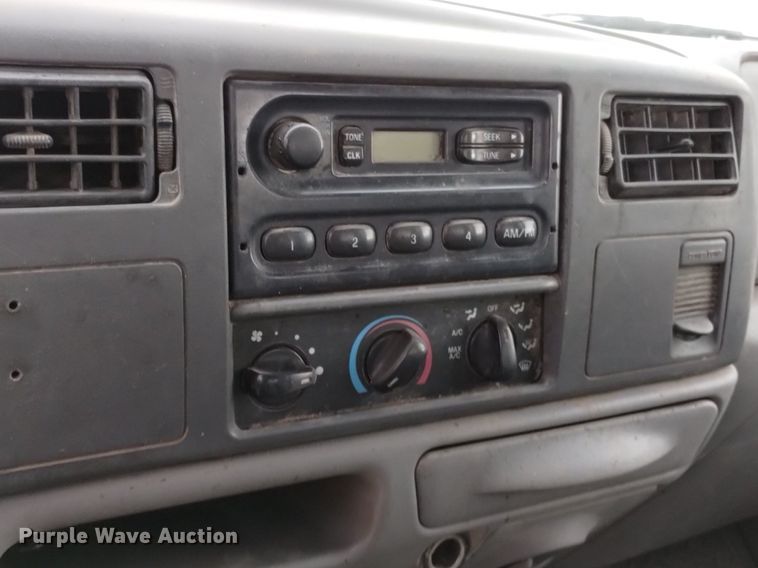 image for item DP3292 2000 Ford F450 Super Duty  Crew Cab utility / service truck