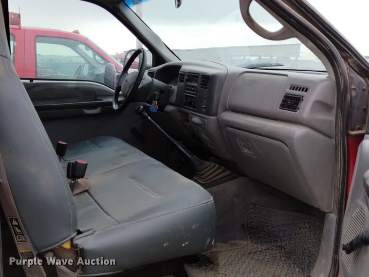 image for item DP3292 2000 Ford F450 Super Duty  Crew Cab utility / service truck