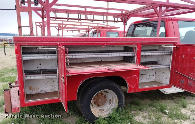 image for item DP3292 2000 Ford F450 Super Duty  Crew Cab utility / service truck