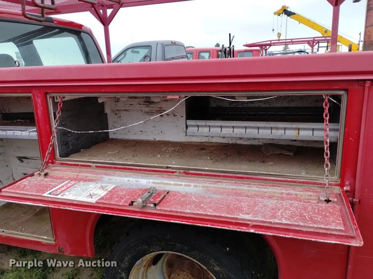 image for item DP3292 2000 Ford F450 Super Duty  Crew Cab utility / service truck