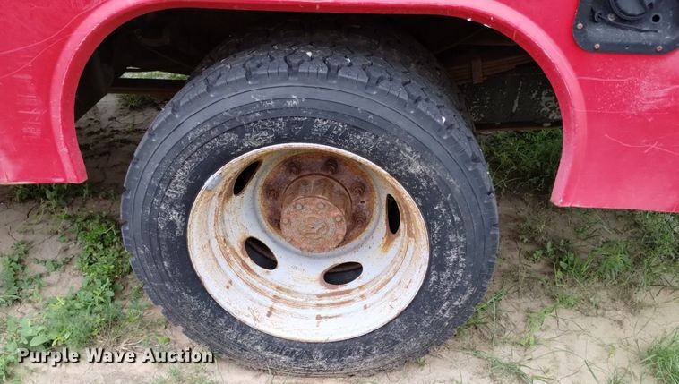 image for item DP3292 2000 Ford F450 Super Duty  Crew Cab utility / service truck