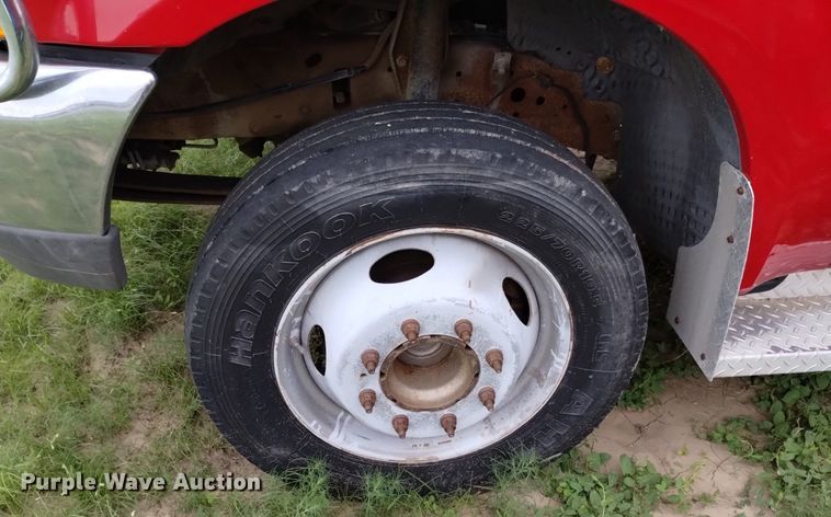 image for item DP3292 2000 Ford F450 Super Duty  Crew Cab utility / service truck