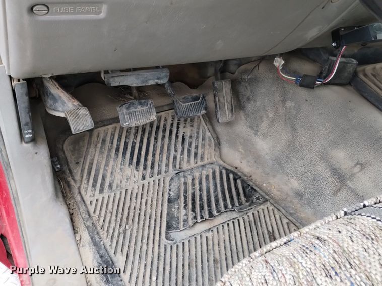 image for item DP3293 2000 Ford  F350 Super Duty XL  Crew Cab utility bed pickup truck