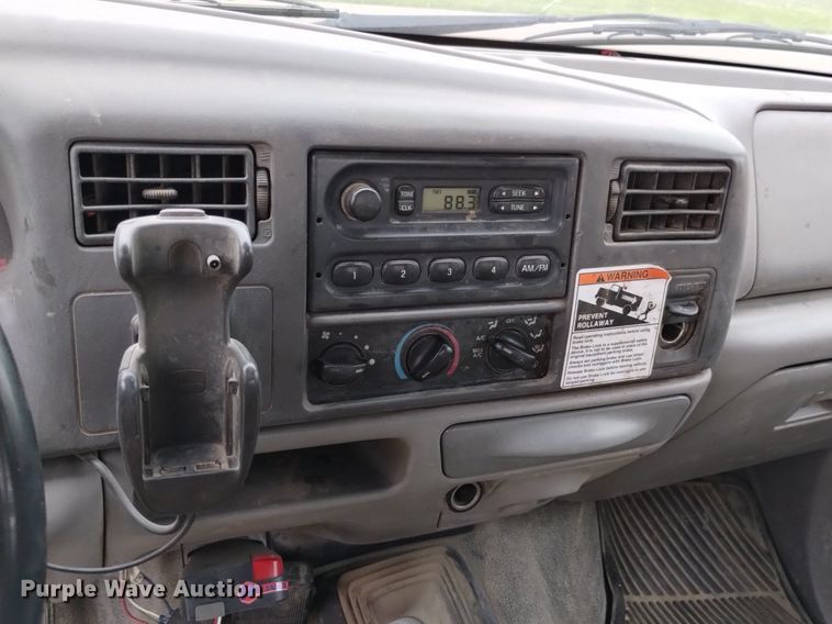 image for item DP3293 2000 Ford  F350 Super Duty XL  Crew Cab utility bed pickup truck