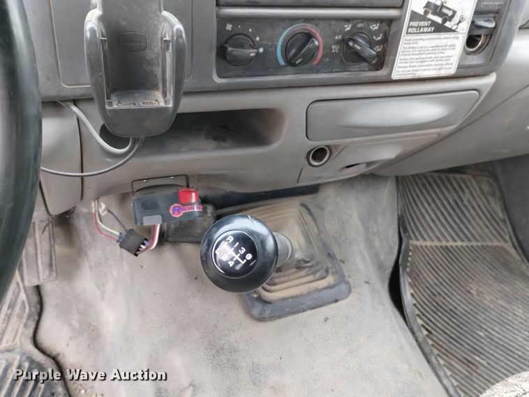 image for item DP3293 2000 Ford  F350 Super Duty XL  Crew Cab utility bed pickup truck