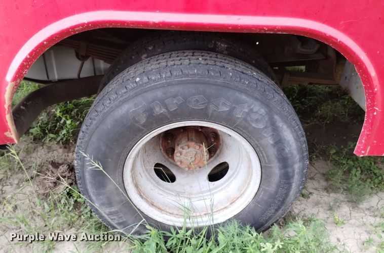 image for item DP3293 2000 Ford  F350 Super Duty XL  Crew Cab utility bed pickup truck