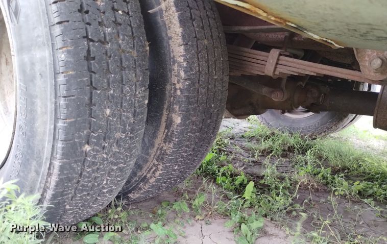 image for item DP3293 2000 Ford  F350 Super Duty XL  Crew Cab utility bed pickup truck