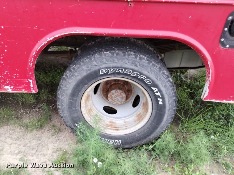 image for item DP3293 2000 Ford  F350 Super Duty XL  Crew Cab utility bed pickup truck