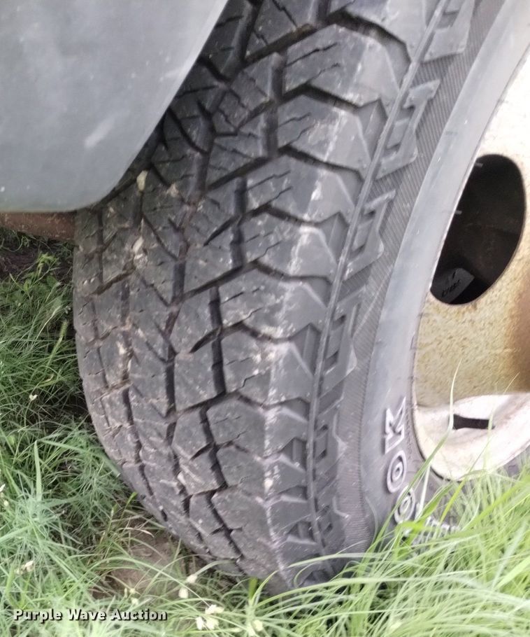 image for item DP3293 2000 Ford  F350 Super Duty XL  Crew Cab utility bed pickup truck