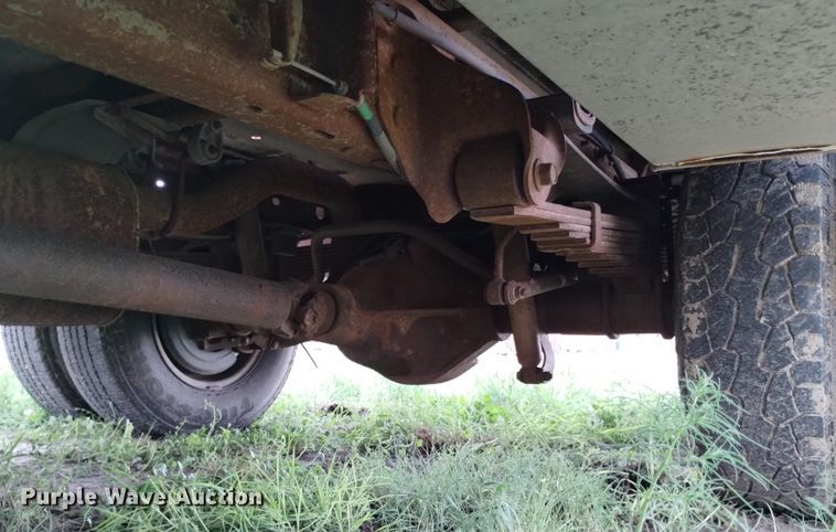 image for item DP3293 2000 Ford  F350 Super Duty XL  Crew Cab utility bed pickup truck