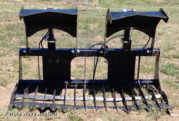 image for item DP3310 Skid steer grapple bucket