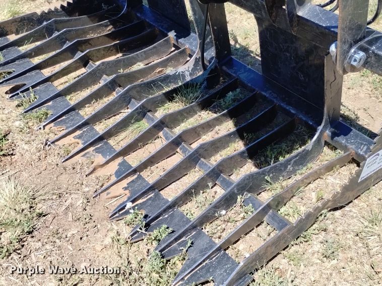 image for item DP3310 Skid steer grapple bucket