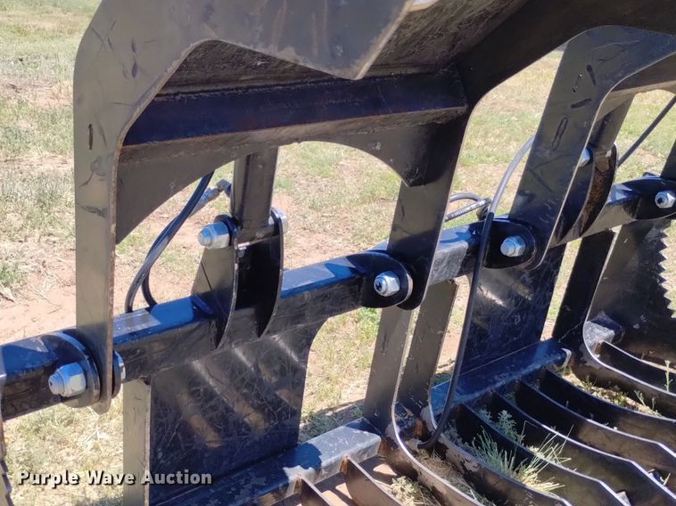 image for item DP3310 Skid steer grapple bucket