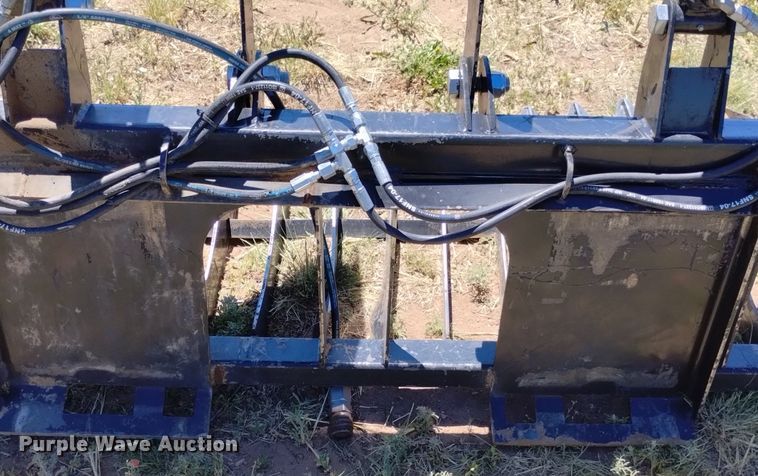 image for item DP3310 Skid steer grapple bucket