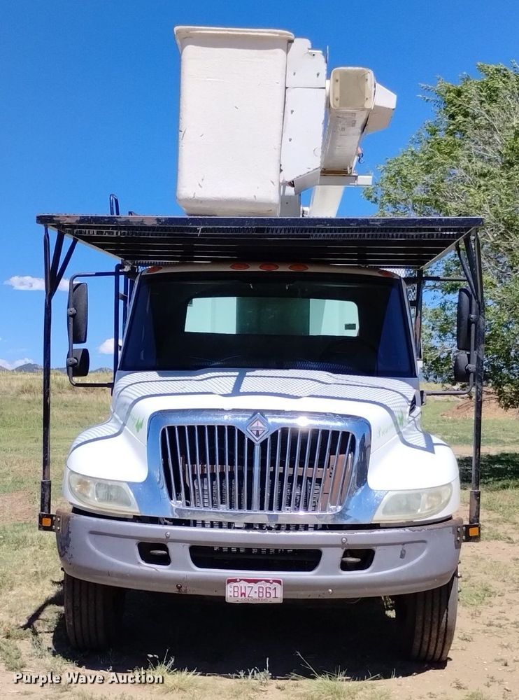 image for item DP3312 2003 International 4300  forestry bucket truck