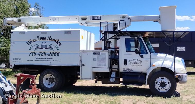 image for item DP3312 2003 International 4300  forestry bucket truck