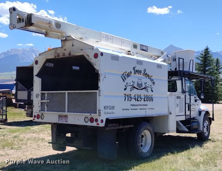 image for item DP3312 2003 International 4300  forestry bucket truck