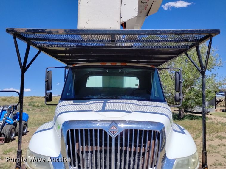 image for item DP3312 2003 International 4300  forestry bucket truck