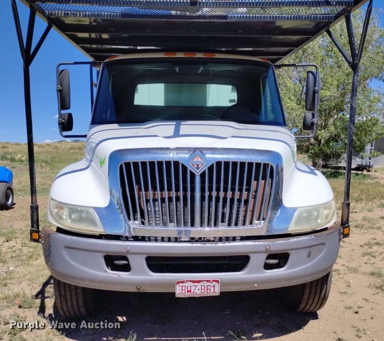 image for item DP3312 2003 International 4300  forestry bucket truck