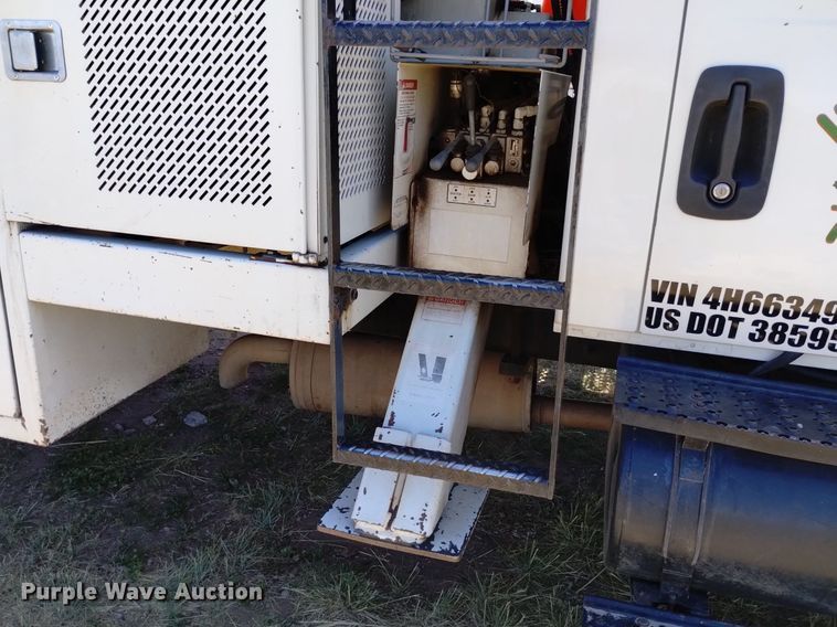 image for item DP3312 2003 International 4300  forestry bucket truck