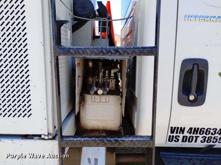 image for item DP3312 2003 International 4300  forestry bucket truck