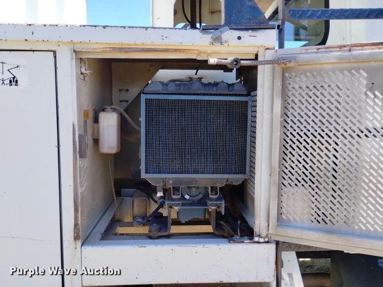 image for item DP3312 2003 International 4300  forestry bucket truck