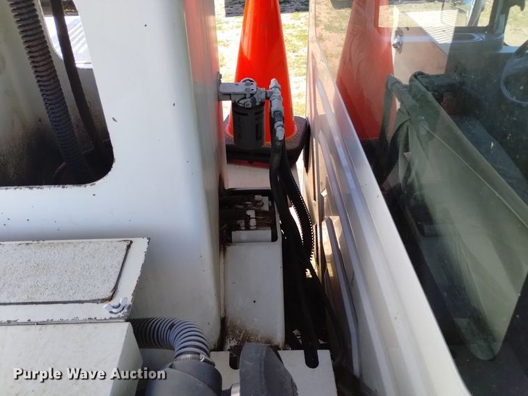 image for item DP3312 2003 International 4300  forestry bucket truck