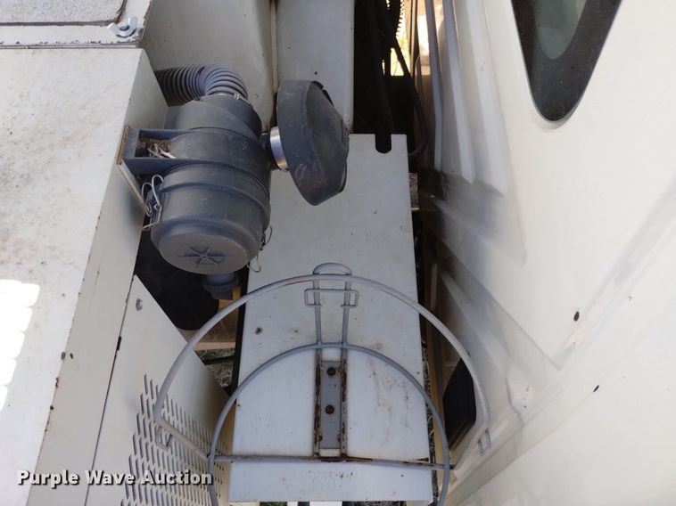 image for item DP3312 2003 International 4300  forestry bucket truck