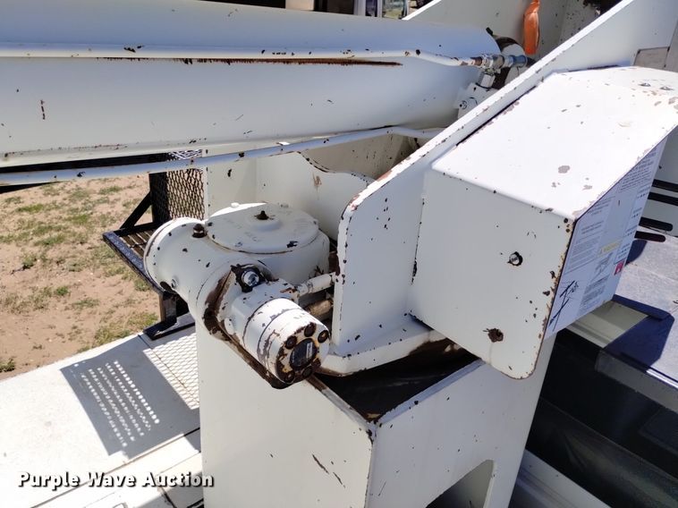 image for item DP3312 2003 International 4300  forestry bucket truck