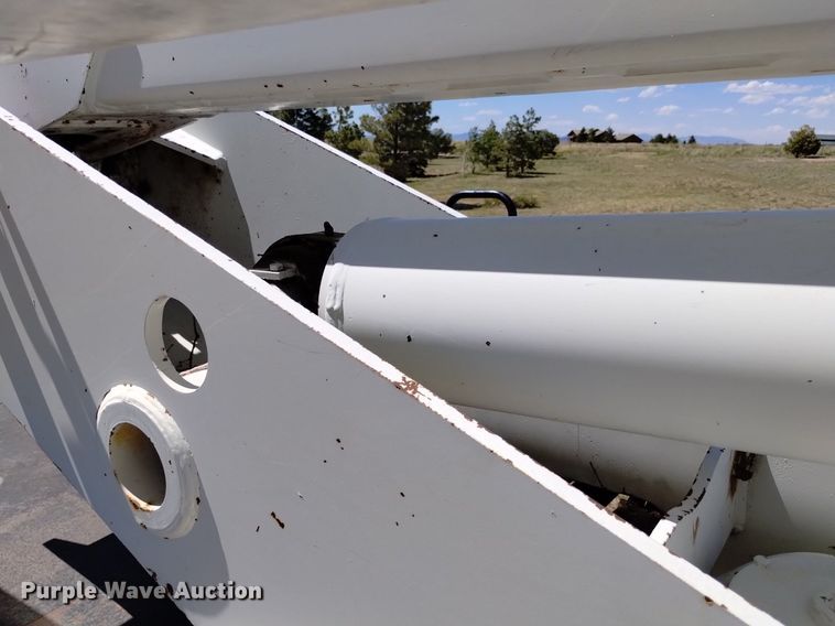 image for item DP3312 2003 International 4300  forestry bucket truck