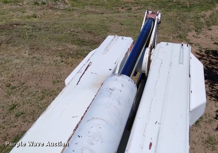 image for item DP3312 2003 International 4300  forestry bucket truck