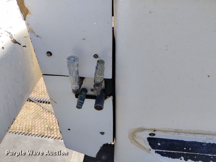 image for item DP3312 2003 International 4300  forestry bucket truck