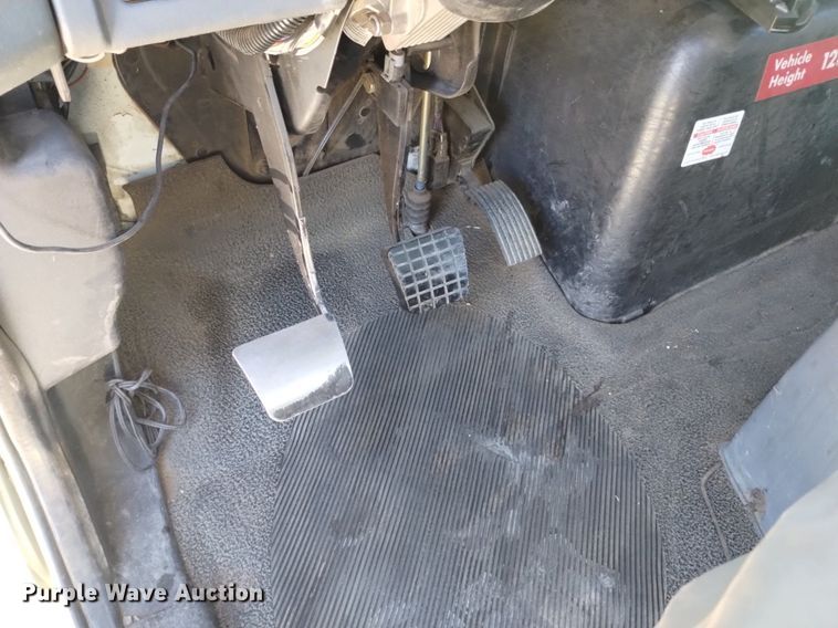 image for item DP3312 2003 International 4300  forestry bucket truck