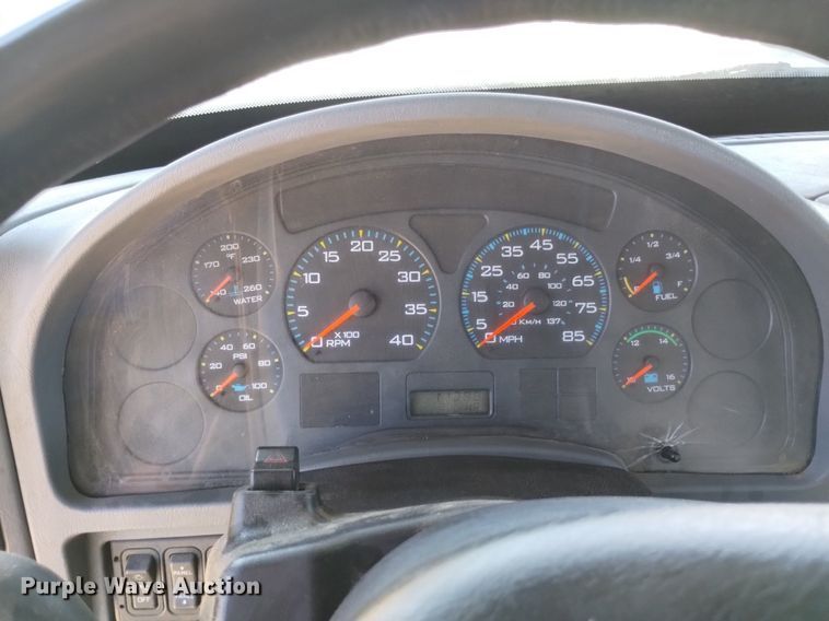 image for item DP3312 2003 International 4300  forestry bucket truck