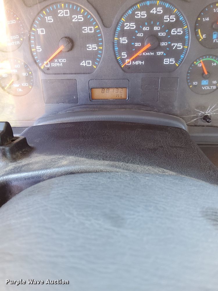 image for item DP3312 2003 International 4300  forestry bucket truck