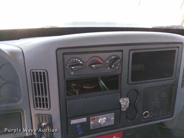 image for item DP3312 2003 International 4300  forestry bucket truck