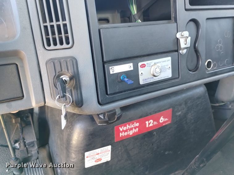 image for item DP3312 2003 International 4300  forestry bucket truck