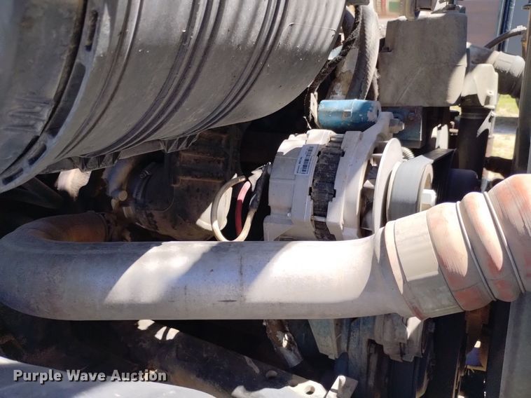 image for item DP3312 2003 International 4300  forestry bucket truck