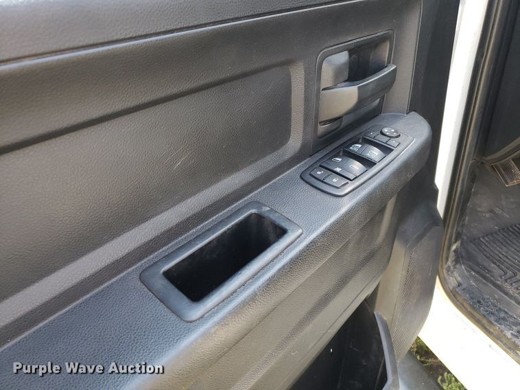 image for item DP8056 2014 Dodge Ram 2500  Crew Cab pickup truck