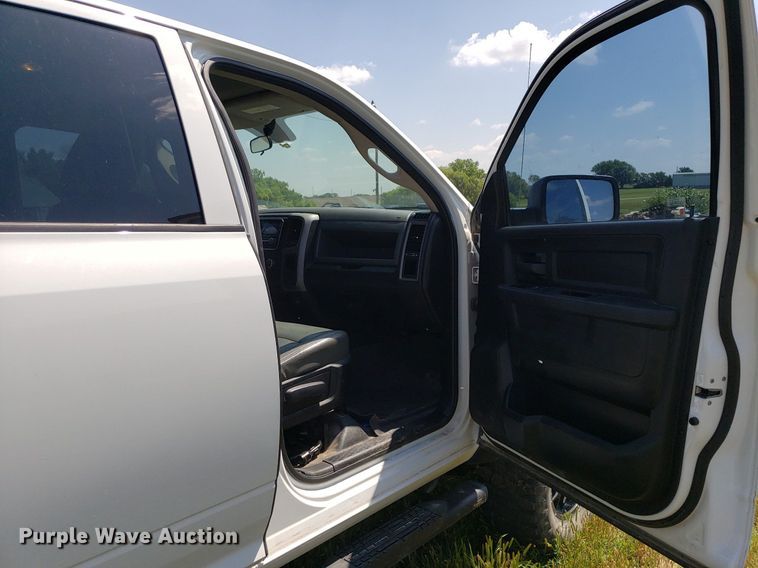 image for item DP8056 2014 Dodge Ram 2500  Crew Cab pickup truck
