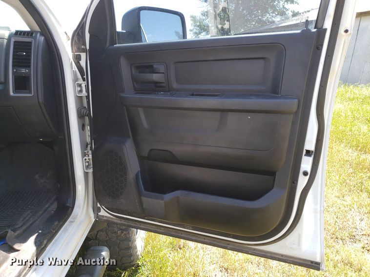 image for item DP8056 2014 Dodge Ram 2500  Crew Cab pickup truck