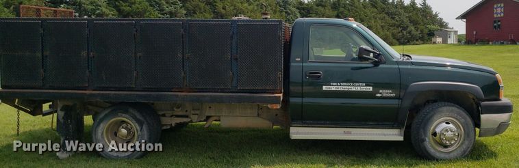 image for item DP8066 2003 Chevrolet 3500  utility bed pickup truck
